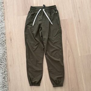 Vuori Olive Green Women Miles Jogger